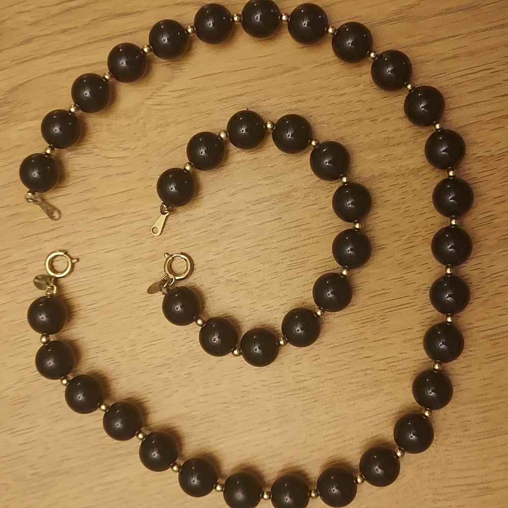 Black and gold beads necklace and matching bracelet